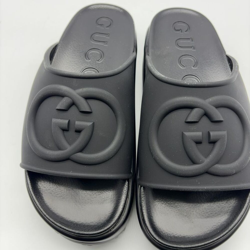 Gucci Women‘s Black interlock G Platform Sandals - Picture 2 of 4